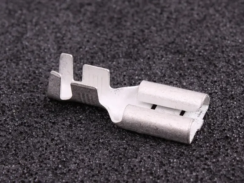 Sänkt pris Flatstift hona 2.5-6.0mm2 mässing förtennad 9.5x1.2mm